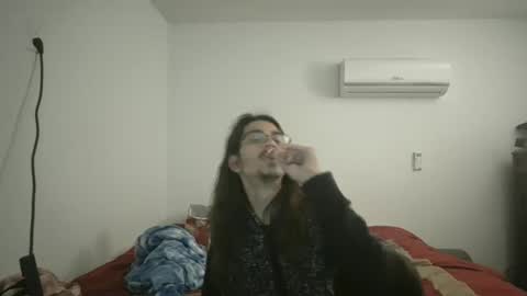 Snapshot of xxjasoneecxx chatting on 01.04.25 XxJasoneecxX online show from 01.04.25