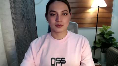 Snapshot of xxjulielovesyouxx chatting on 01.07.25 July online show from 01.07.25