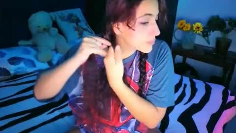 Snapshot of xxmaggieeexx chatting on 11.28.25 mag online show from 11.28.25