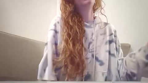 Snapshot of xxmariebliss chatting on 04.26.26 xxmariebliss online show from 04.26.26