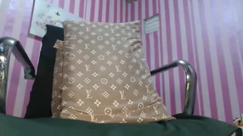 Snapshot of xxrowenatastycockforyouxx chatting on 11.26.25 xxrowenatastycockforyouxx online show from 11.26.25