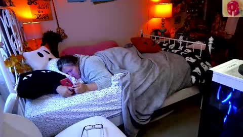 Snapshot of xxstrawberryjanexx chatting on 10.10.25 Strawberry Jane online show from 10.10.25