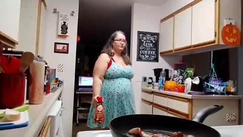 Strawberry Jane online show from 11.06.25