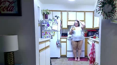 Strawberry Jane online show from 12.16.25