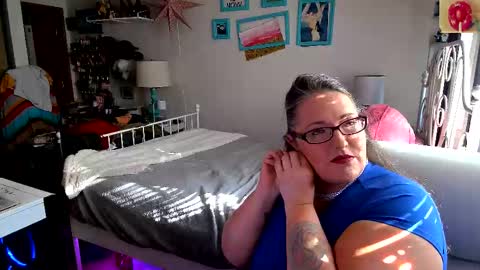 Strawberry Jane online show from 01.15.26