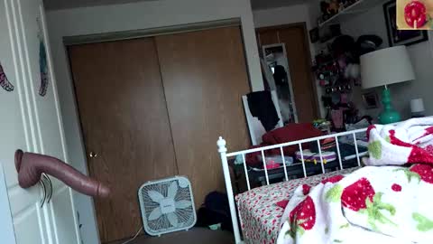 Strawberry Jane online show from 03.24.26