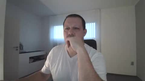 Snapshot of xxstrikerxx chatting on 12.17.24 Eddi online show from 12.17.24