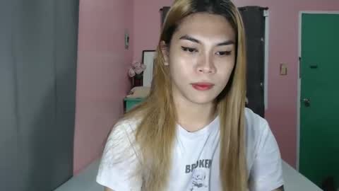 Snapshot of xxstunningmichxx chatting on 12.28.24 xxstunningmichxx online show from 12.28.24