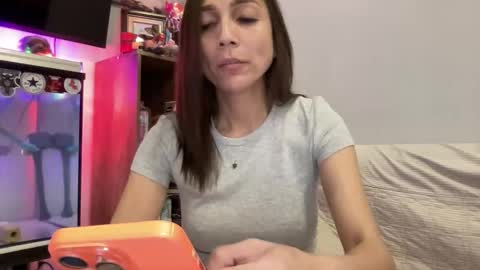 kisses online show from 12.15.25