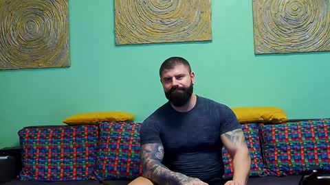 Snapshot of xxtreamleonard chatting on 01.08.25 Xtream Leonard online show from 01.08.25