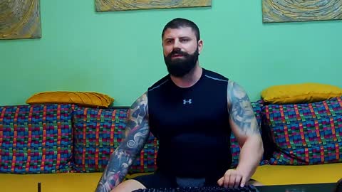 Snapshot of xxtreamleonard chatting on 02.08.25 Xtream Leonard online show from 02.08.25