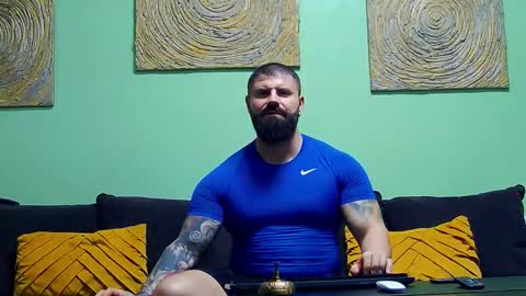 Snapshot of xxtreamleonard chatting on 11.30.25 Xtream Leonard online show from 11.30.25