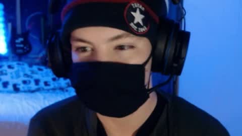 Snapshot of xxwhitefoxx chatting on 06.19.26 David Fox online show from 06.19.26