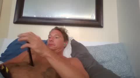 Snapshot of xxxelentdick chatting on 01.05.25 deeeeznutz online show from 01.05.25