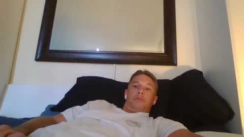 Snapshot of xxxelentdick chatting on 01.28.25 deeeeznutz online show from 01.28.25