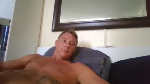 Snapshot of xxxelentdick chatting on 02.11.25 deeeeznutz online show from 02.11.25