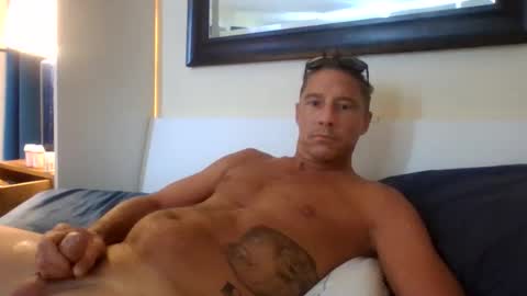 Snapshot of xxxelentdick chatting on 02.15.25 deeeeznutz online show from 02.15.25