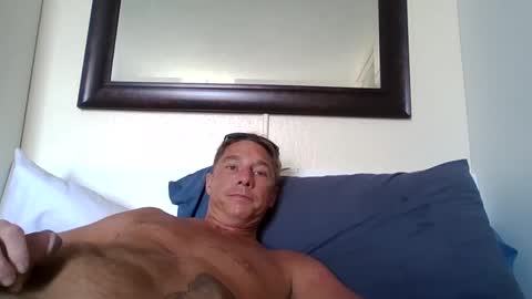 Snapshot of xxxelentdick chatting on 02.17.25 deeeeznutz online show from 02.17.25
