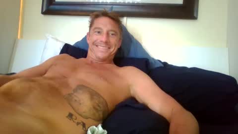 Snapshot of xxxelentdick chatting on 02.25.25 deeeeznutz online show from 02.25.25