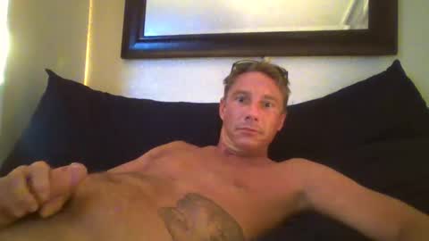 Snapshot of xxxelentdick chatting on 02.28.25 deeeeznutz online show from 02.28.25