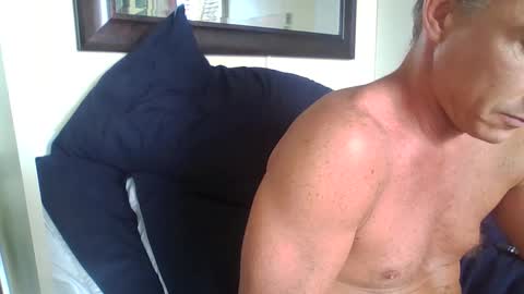 Snapshot of xxxelentdick chatting on 03.08.25 deeeeznutz online show from 03.08.25