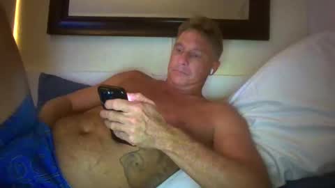 Snapshot of xxxelentdick chatting on 10.03.25 deeeeznutz online show from 10.03.25
