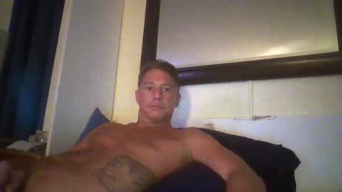 Snapshot of xxxelentdick chatting on 10.21.25 deeeeznutz online show from 10.21.25
