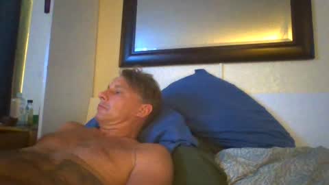 Snapshot of xxxelentdick chatting on 08.03.26 deeeeznutz online show from 08.03.26