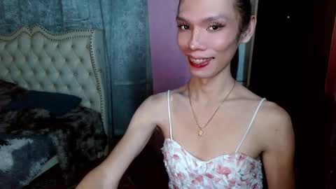 Snapshot of xxxfuckgirlyumsxxx chatting on 12.22.24 Your Princess Yums online show from 12.22.24