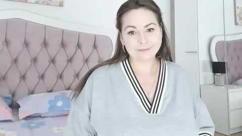 Elvira online show from 04.12.26