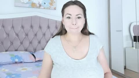 Elvira online show from 04.14.26