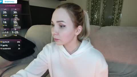 Snapshot of xxxhoneyxx chatting on 02.10.25 Onlyfanz online show from 02.10.25