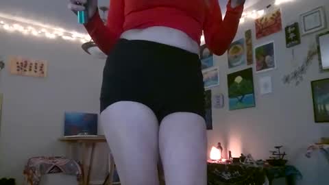 Snapshot of xxxlolalovexxx chatting on 12.14.25 Lola online show from 12.14.25