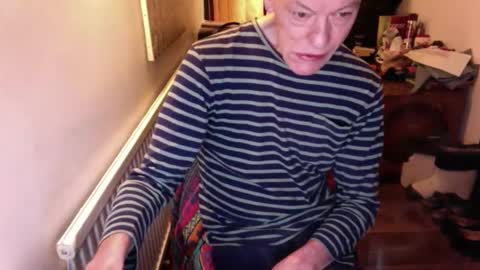 Snapshot of xxxwjs2014 chatting on 12.03.24 big cock uncut online show from 12.03.24