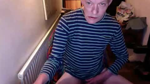 Snapshot of xxxwjs2014 chatting on 03.11.25 big cock uncut online show from 03.11.25