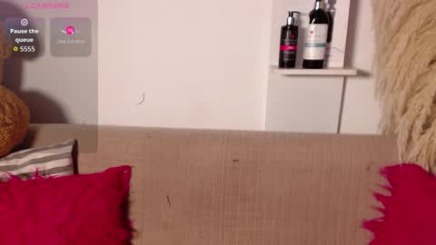 Snapshot of xyomarawild chatting on 09.21.25 xyomarawild online show from 09.21.25