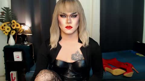 QueenMarina online show from 01.11.25