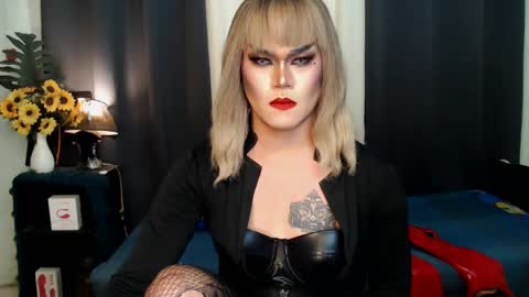 QueenMarina online show from 01.11.25