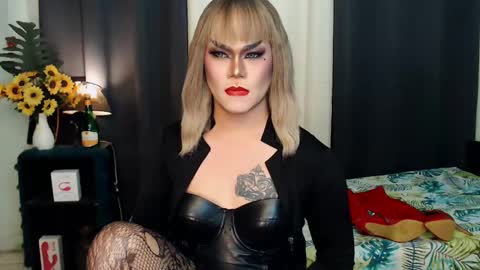 QueenMarina online show from 01.15.25