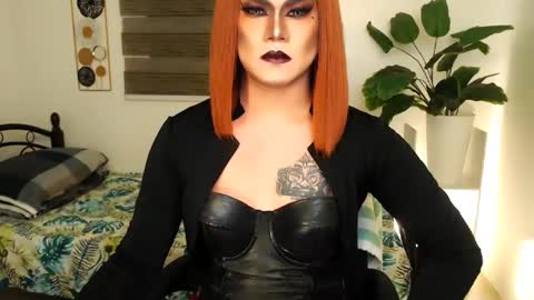 Snapshot of xyournightmarequeenx chatting on 04.26.26 QueenMarina online show from 04.26.26