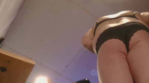 Snapshot of xzbib chatting on 02.14.26 Xzbib online show from 02.14.26