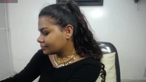 yazhini online show from 04.18.26