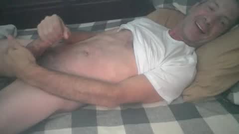 Snapshot of yacht3oy chatting on 10.27.25 yacht3oy online show from 10.27.25