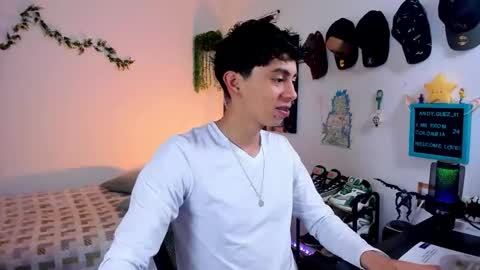 Snapshot of yaiden_11 chatting on 11.01.25 YAIDEN online show from 11.01.25