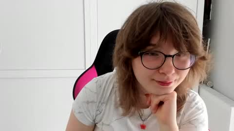 Snapshot of yamihoshii chatting on 06.17.26 Sofia online show from 06.17.26