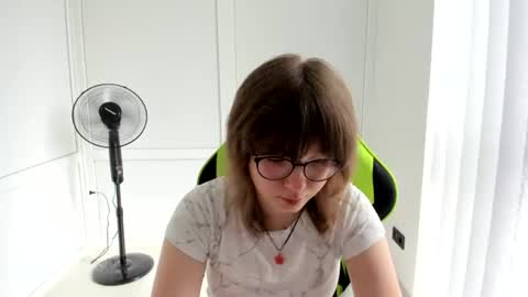 Snapshot of yamihoshii chatting on 06.19.26 Sofia online show from 06.19.26