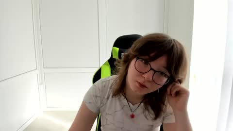 Snapshot of yamihoshii chatting on 06.25.26 Sofia online show from 06.25.26
