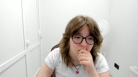 Snapshot of yamihoshii chatting on 07.21.26 Sofia online show from 07.21.26