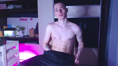 Snapshot of yan_rizen chatting on 12.15.24 Yan online show from 12.15.24