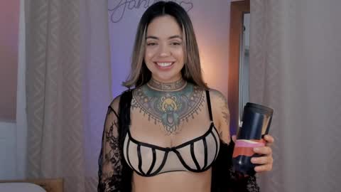 Snapshot of yandracelisoficial chatting on 01.09.25 YANDRA CELIS online show from 01.09.25